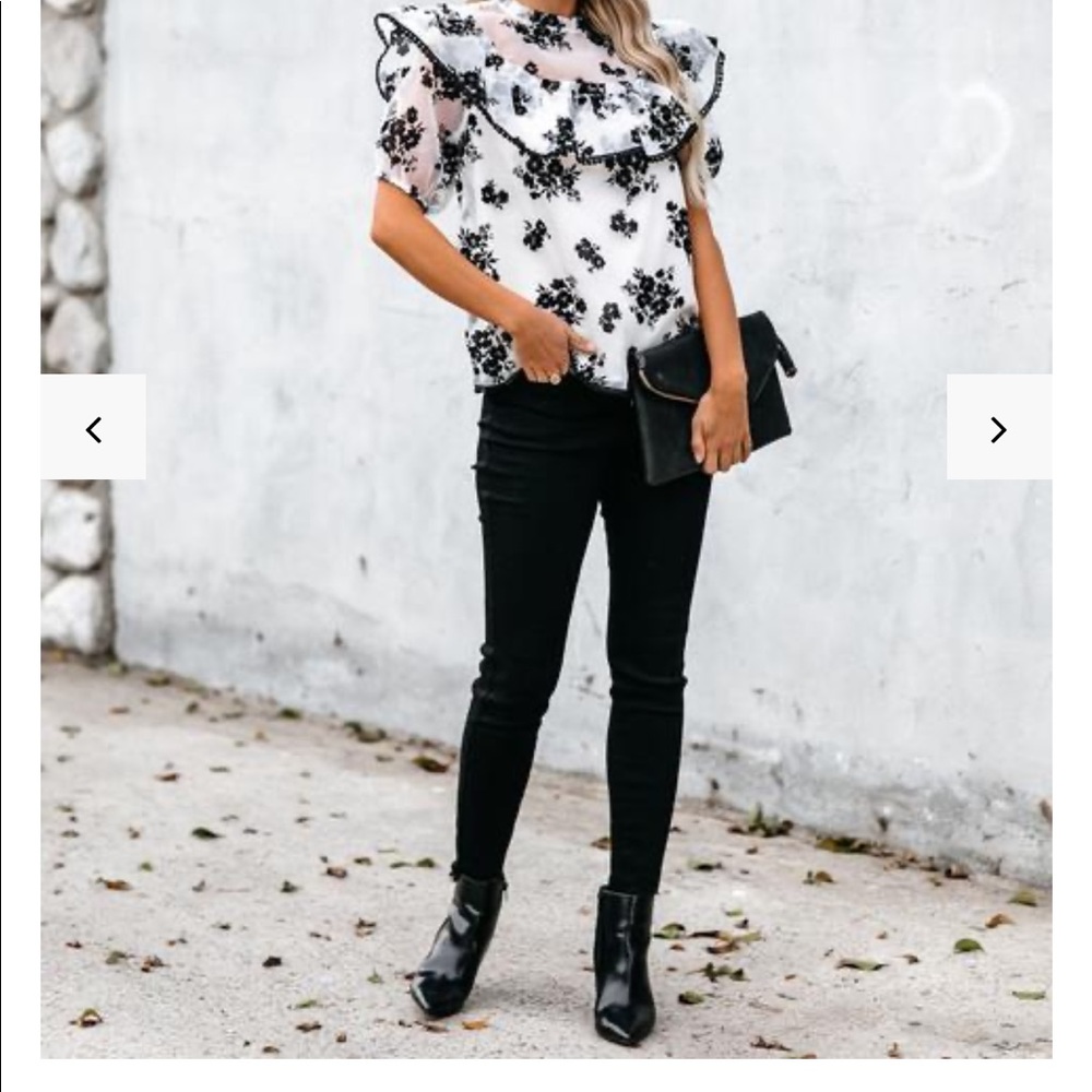 ZINNIA RUFFLE STATEMENT BLOUSE